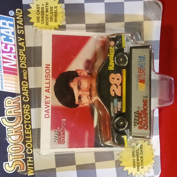 Vintage Davey Allison #28 Havoline Car and Card 1:64 Scale Die-Cast - Picture 2 of 6